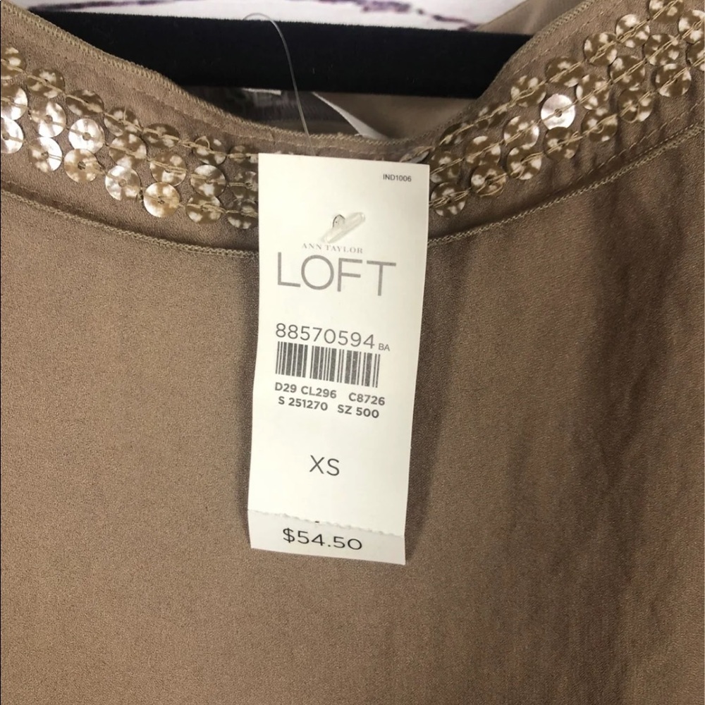 Ann Taylor Loft Sequence Top Nwt In A Size Xs - image 2